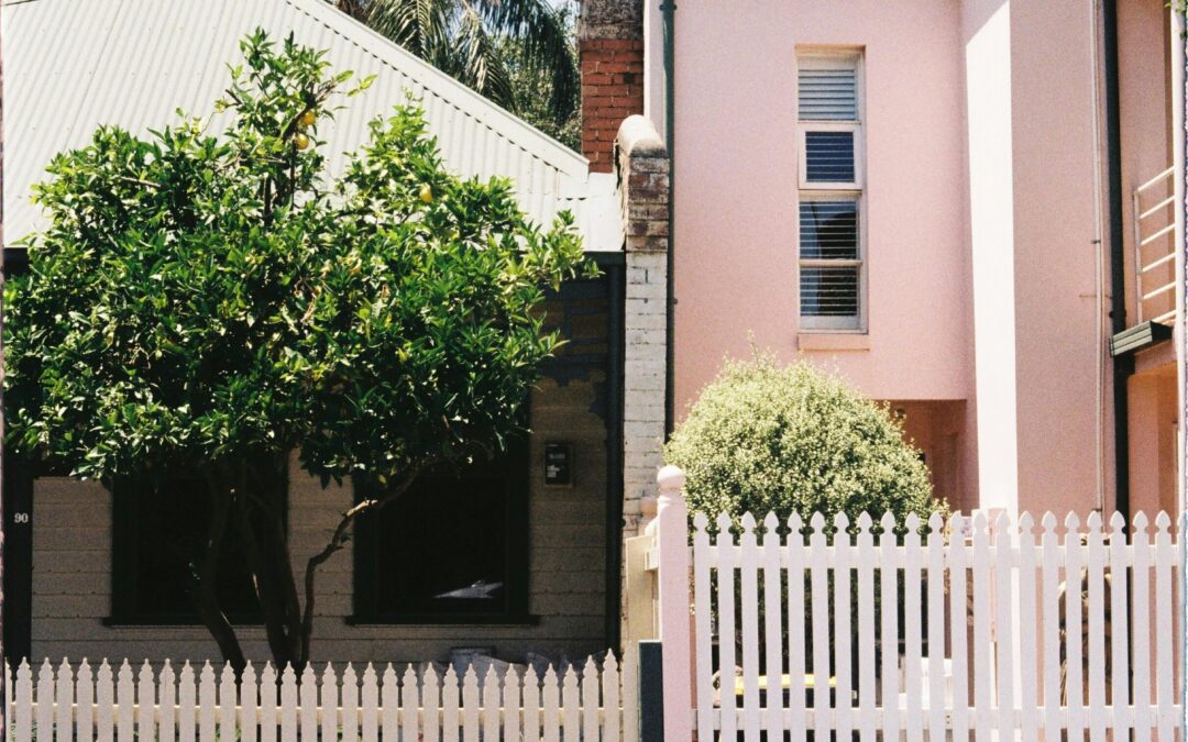 Securing Your Space: How to Choose and Build a Fence That Stands Straight for Life